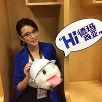 《英雄联盟之谁与争锋》女生版