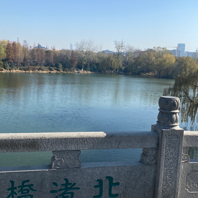 读书练习小学生