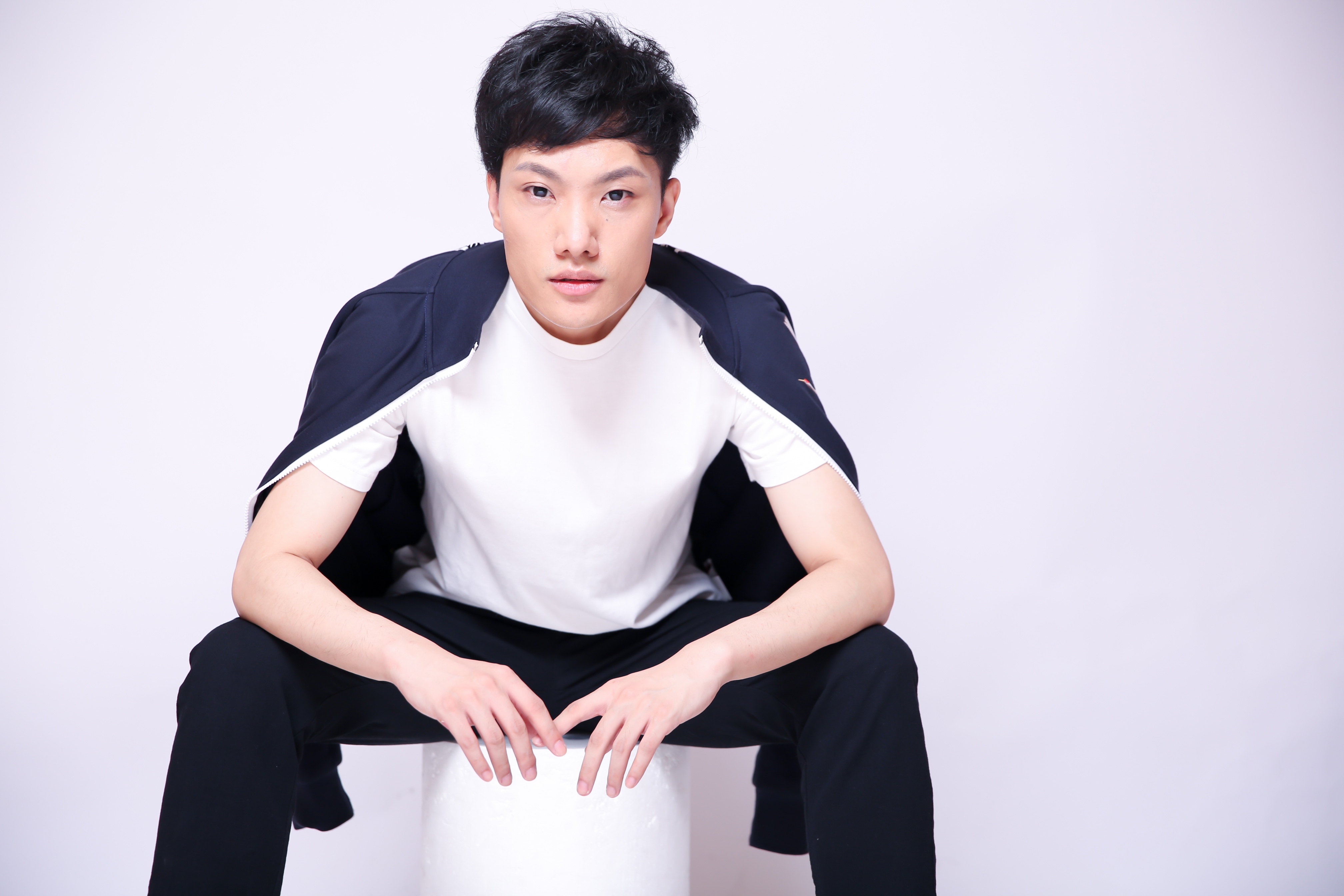 《炜红楼》综合周汝昌,俞平伯,胡适,季学源,李希凡,刘心武,欧丽娟等