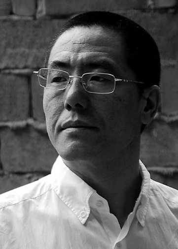 赏析潘洗尘去年的窗前客居大理